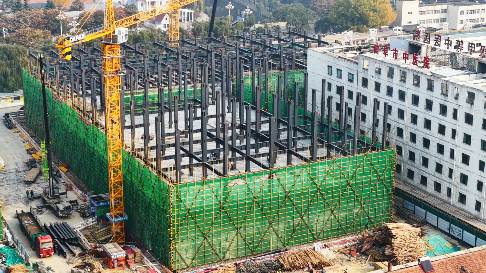 曲阜市中醫院門診病房綜合樓(加建)鋼結構 曲阜市中醫院門診病房綜合樓(加建)鋼結構